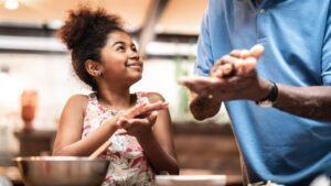 A Melhor Maneira de Fazer Receitas Simples e Fáceis com as Crianças: Diversão Garantida na Cozinha!