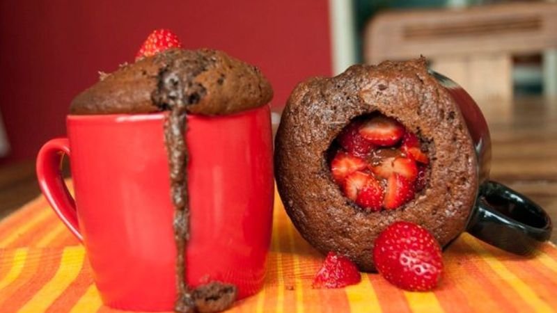 A Melhor Maneira de Fazer Sobremesas Simples e Fáceis no Micro-ondas: 4 Receitas Deliciosas em 5 Minutos!