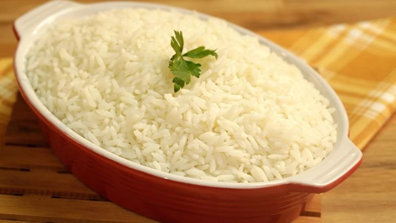 A Melhor Maneira de Fazer Arroz Simples e Fácil: 5 Receitas Rápidas para um Almoço Delicioso!